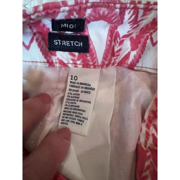 American Eagle Outfitters Women’s MIDI Stretch Shorts Size 10 Pink Aztec - Picture 9 of 9